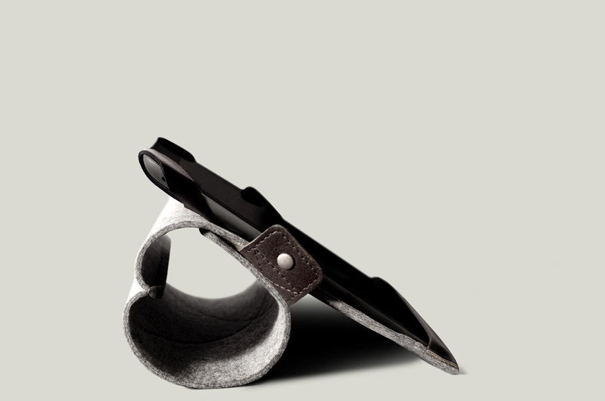 Hard Graft Tilt iPad Case and Stand: Smoke