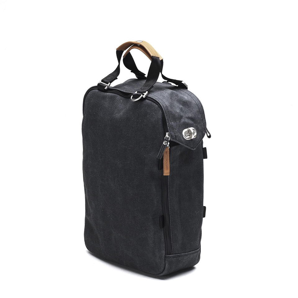 Qwstion Daypack: Washed Black