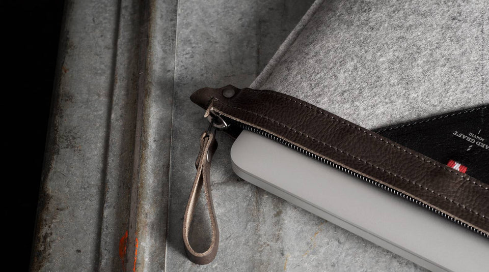 Hard Graft Macbook Pro Retina Zip Sleeve: Smoke