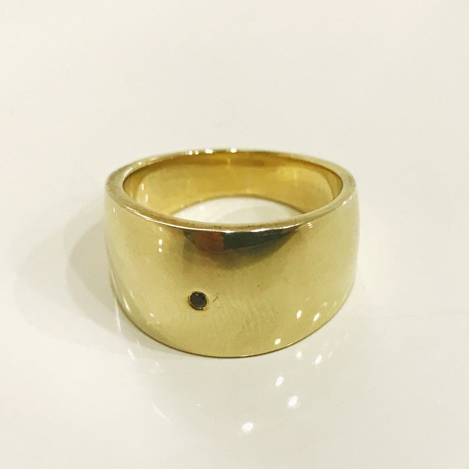 Henson Husk Signet Ring GOLD  17.5mm diameter (US 7.25)