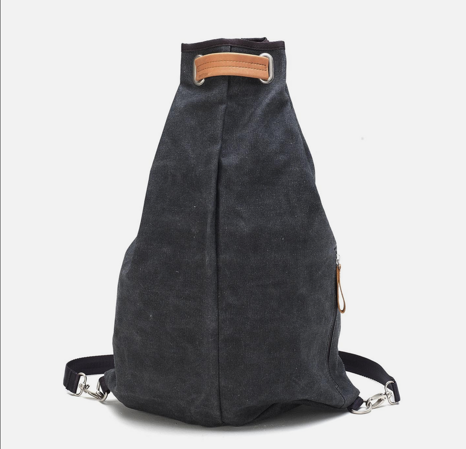 Qwstion Simple Bag: Washed Black