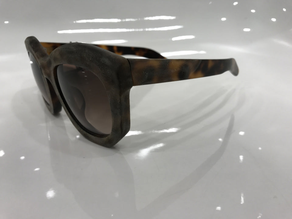 Kuboraum B2 Sunglasses Plum: K0.01 Burnt/Havana