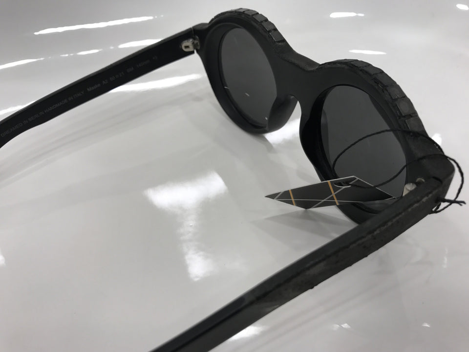 Kuboraum A2 Sunglasses - Silver Burnt Mask K0.01